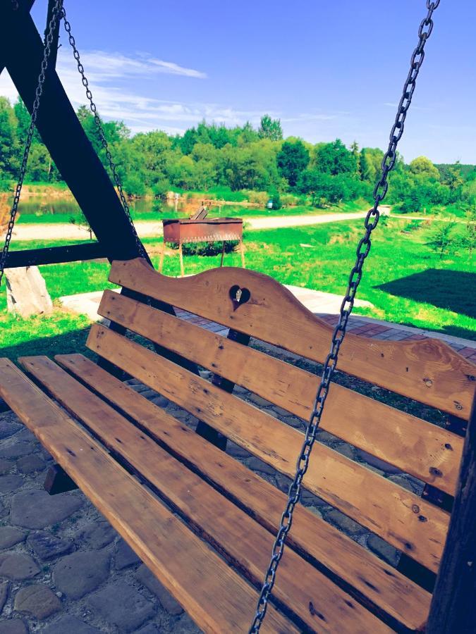 Готель Явір Агро Vyshnivtsi エクステリア 写真